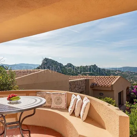 Violetta Britton Villa Costa Paradiso