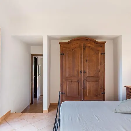 Violetta Britton * Costa Paradiso