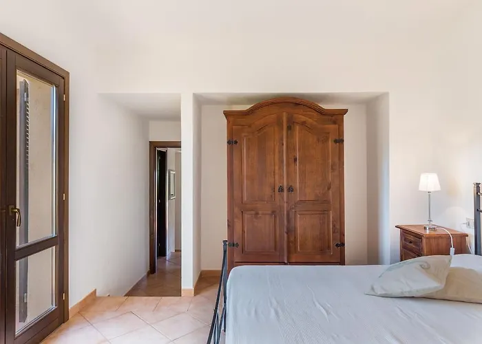 Violetta Britton * Costa Paradiso